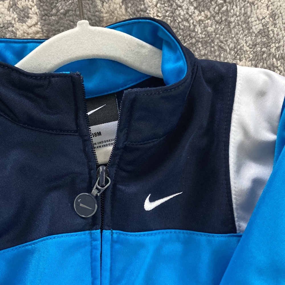 2 Nike zip ups. Toddler 18M. Both in great condition, perfect for Spring - Picture 3 of 4